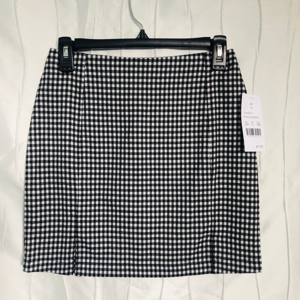 Double slit skirt